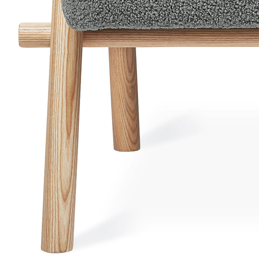 Gus Labrador Chair